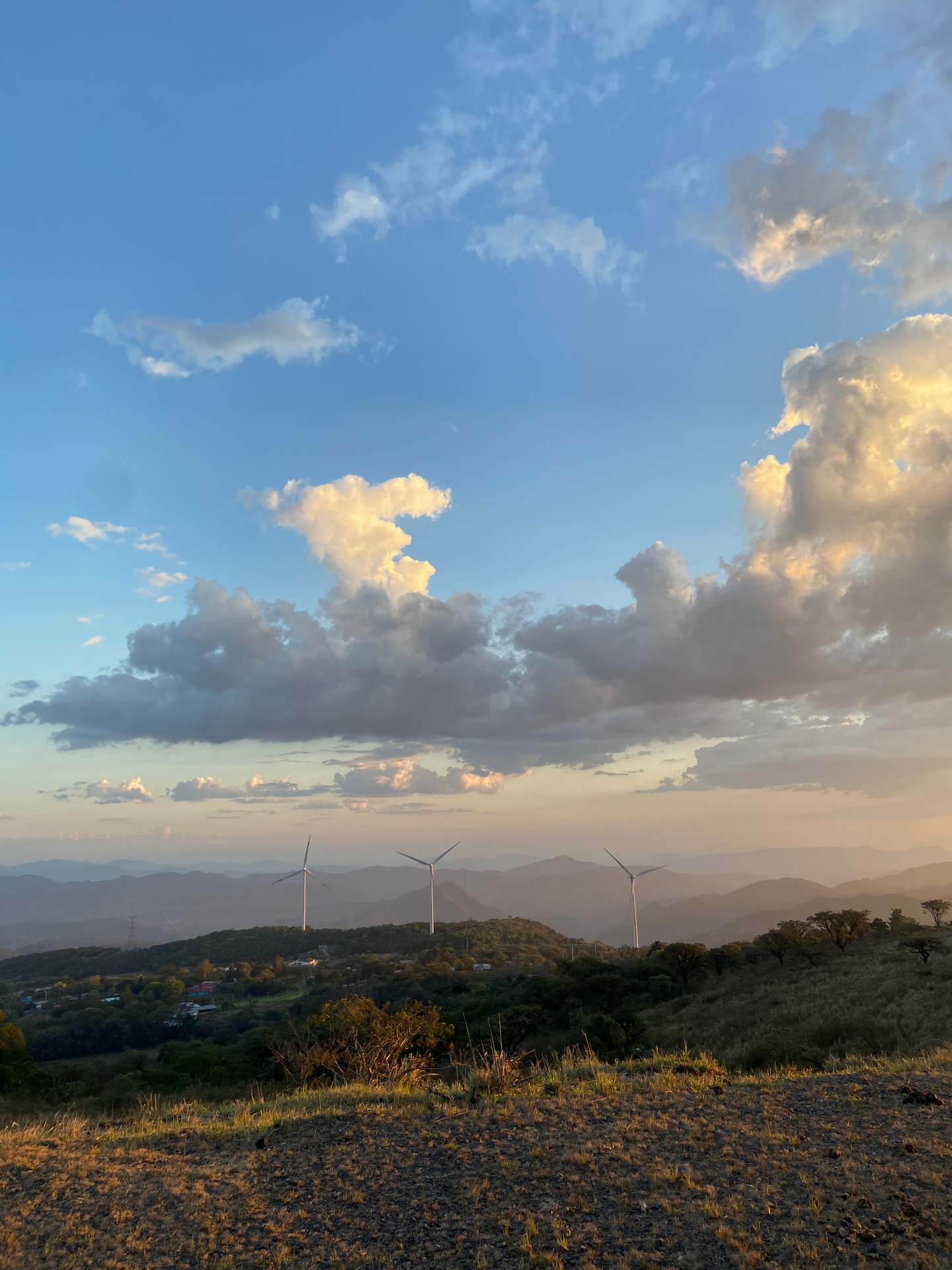 Vista de las montañas de Honduras al atardecer